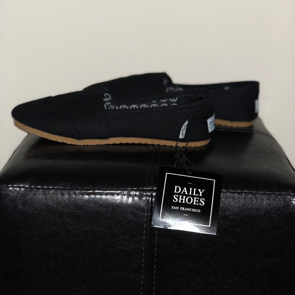 New black pair of shoes